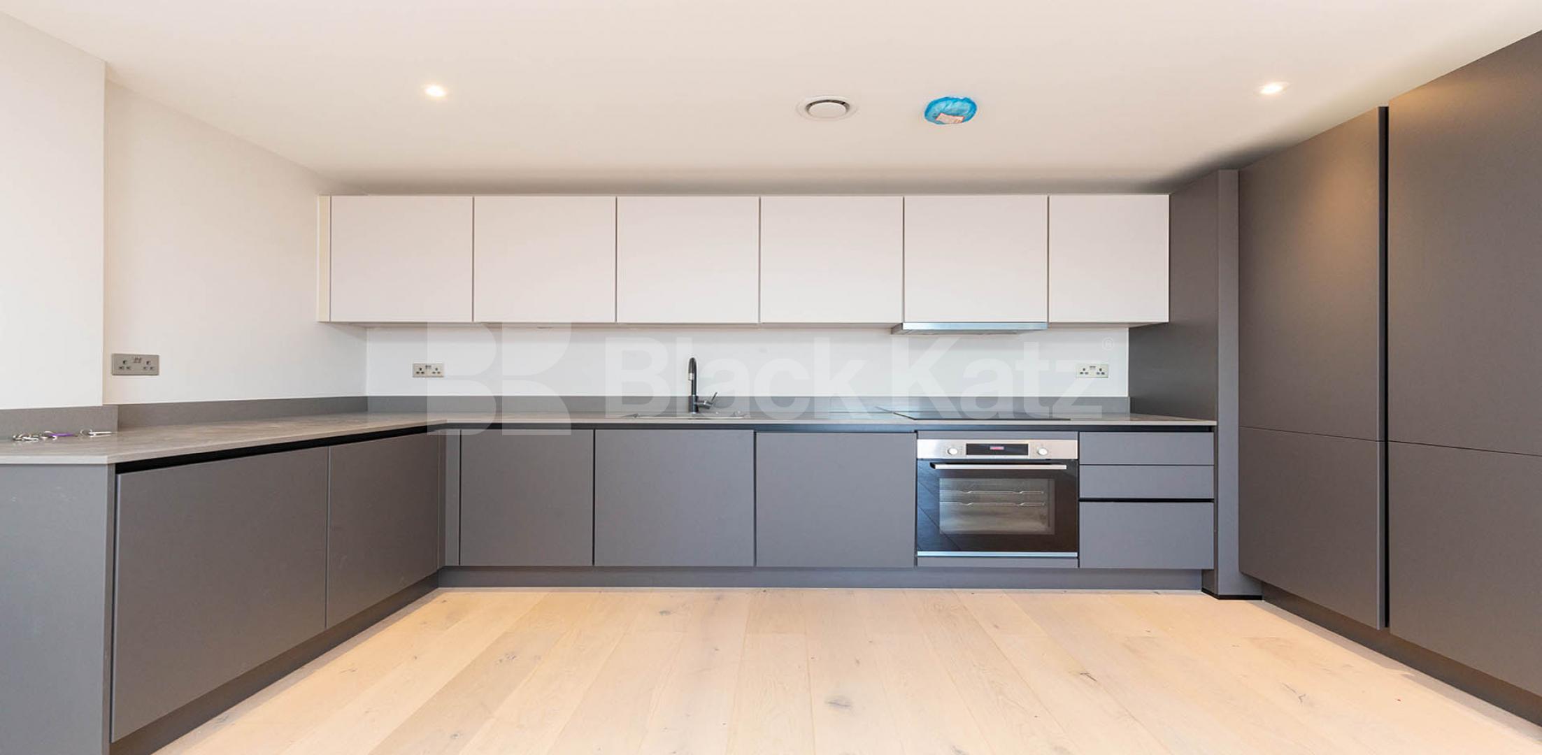 			2 Bedroom, 2 bath, 1 reception Apartment			 Tottenham Lane, Crouch End